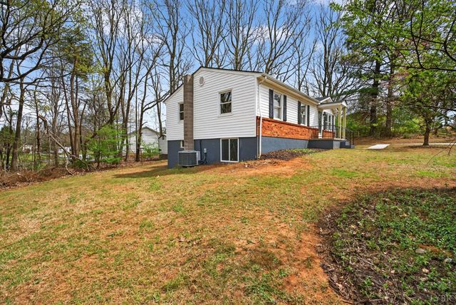 42 Knoll Woods Drive, Rustburg, VA 24588
