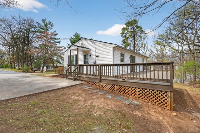 42 Knoll Woods Drive, Rustburg, VA 24588