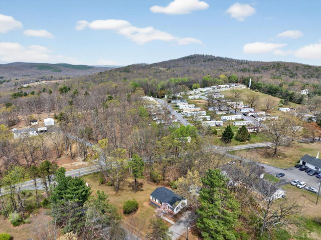 42 Knoll Woods Drive, Rustburg, VA 24588