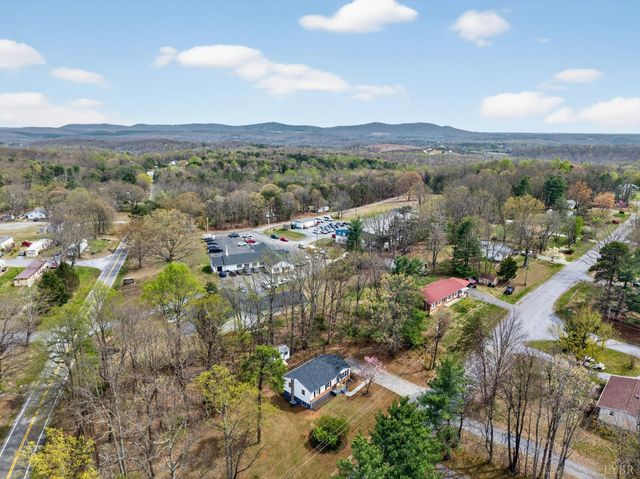 42 Knoll Woods Drive, Rustburg, VA 24588