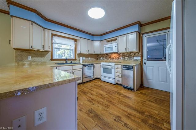 5917 Hickory Grove Road, Greensboro, NC 27409
