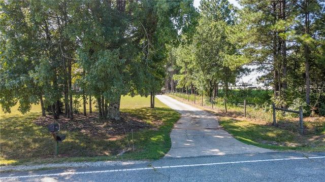 5917 Hickory Grove Road, Greensboro, NC 27409