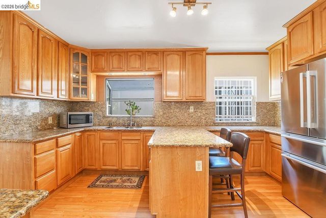 2921 Eastman Ave, Oakland, CA 94619