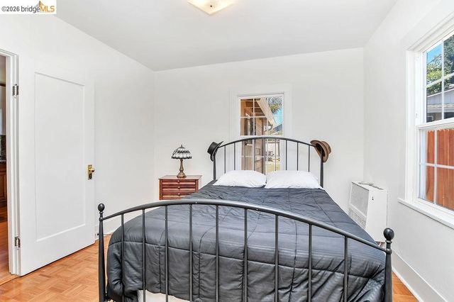 2921 Eastman Ave, Oakland, CA 94619