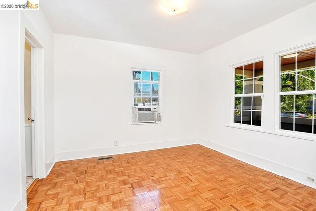 2921 Eastman Ave, Oakland, CA 94619