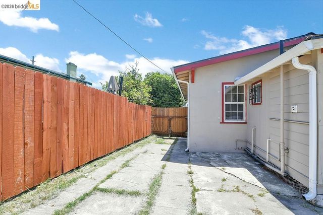 2921 Eastman Ave, Oakland, CA 94619