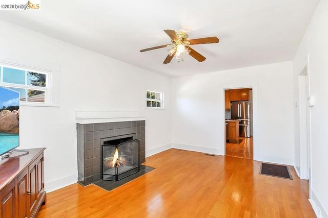 2921 Eastman Ave, Oakland, CA 94619