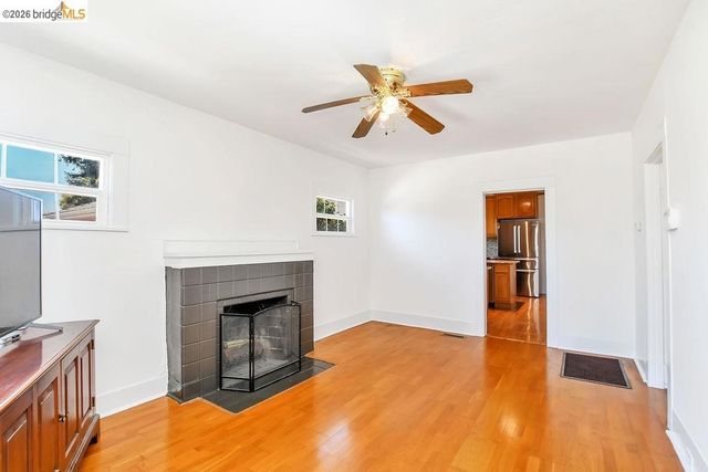 2921 Eastman Ave, Oakland, CA 94619