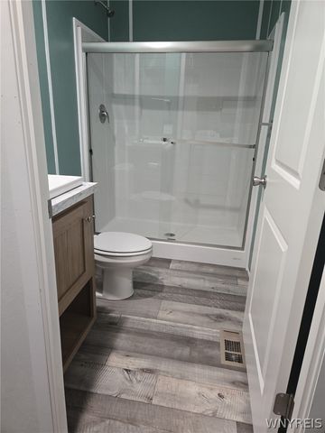 52 Shamrock Dr, Lackawanna, NY 14218