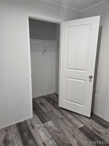 52 Shamrock Dr, Lackawanna, NY 14218