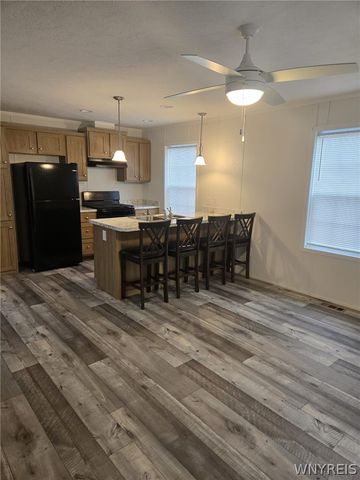 52 Shamrock Dr, Lackawanna, NY 14218