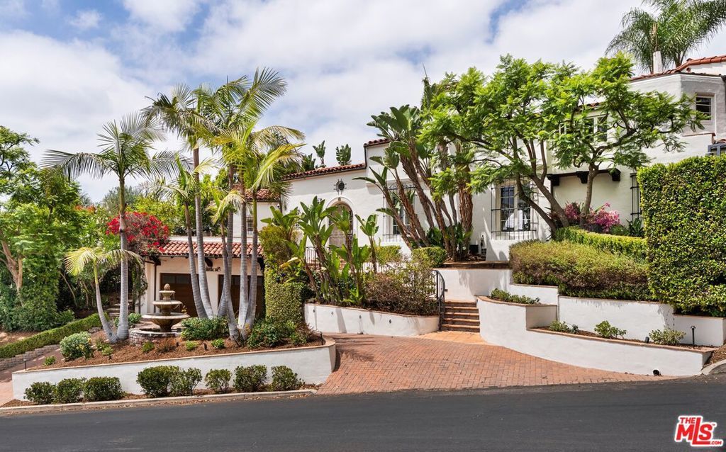 Image 2 of property listing at 3110 La Suvida Drive, Los Angeles, CA 90068