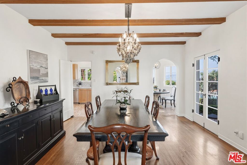 Image 25 of property listing at 3110 La Suvida Drive, Los Angeles, CA 90068