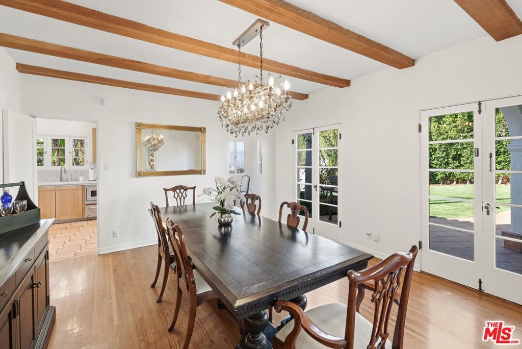 Image 26 of property listing at 3110 La Suvida Drive, Los Angeles, CA 90068