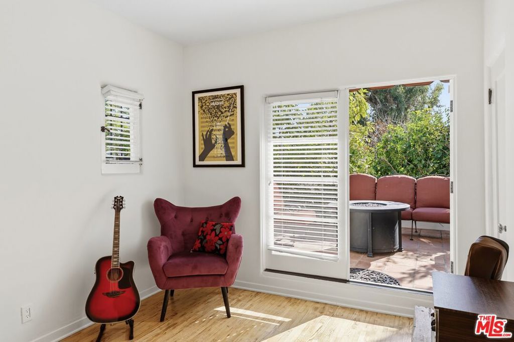 Image 46 of property listing at 3110 La Suvida Drive, Los Angeles, CA 90068