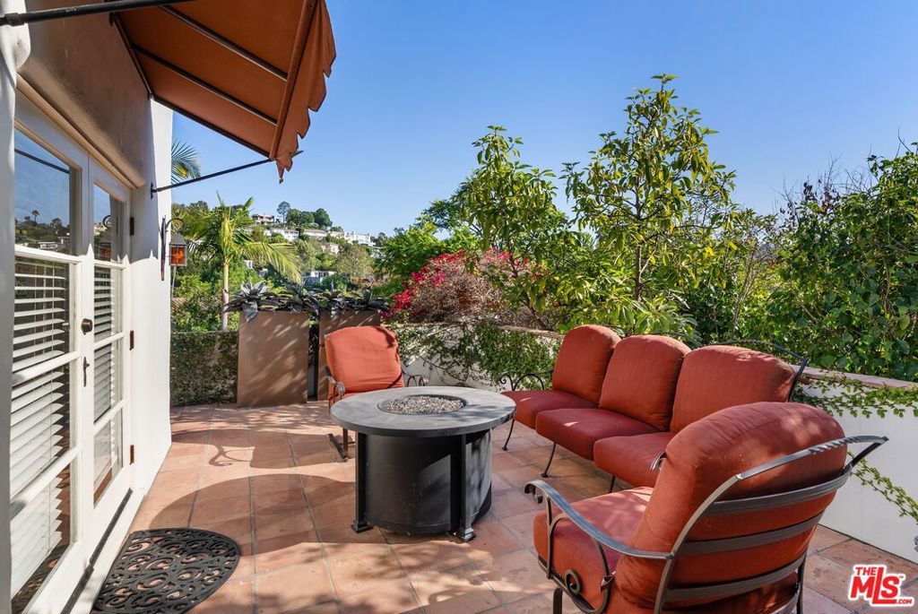 Image 47 of property listing at 3110 La Suvida Drive, Los Angeles, CA 90068