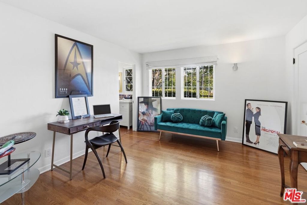 Image 49 of property listing at 3110 La Suvida Drive, Los Angeles, CA 90068