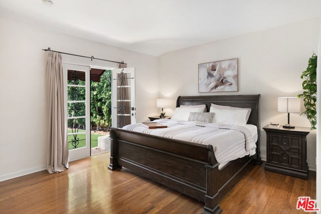 Image 50 of property listing at 3110 La Suvida Drive, Los Angeles, CA 90068