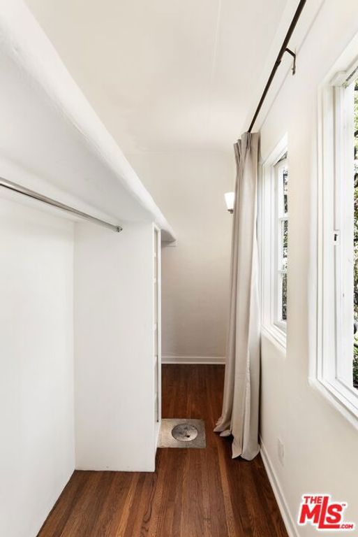 Image 51 of property listing at 3110 La Suvida Drive, Los Angeles, CA 90068