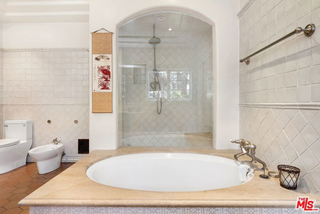 Image 55 of property listing at 3110 La Suvida Drive, Los Angeles, CA 90068