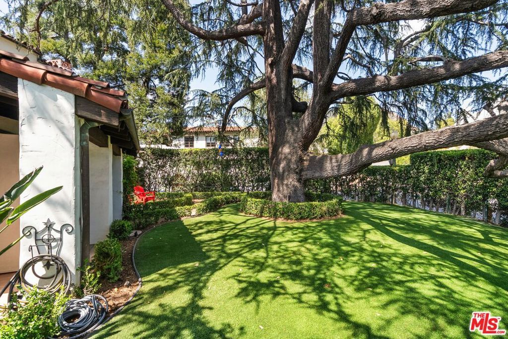 Image 62 of property listing at 3110 La Suvida Drive, Los Angeles, CA 90068