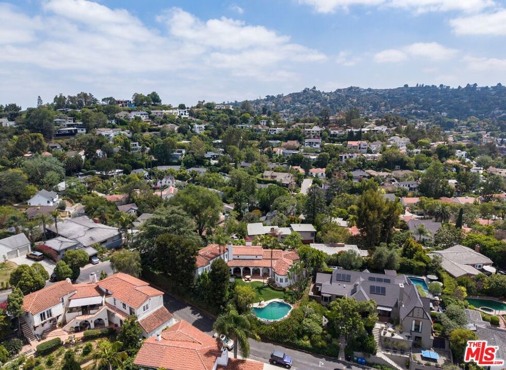 Image 73 of property listing at 3110 La Suvida Drive, Los Angeles, CA 90068
