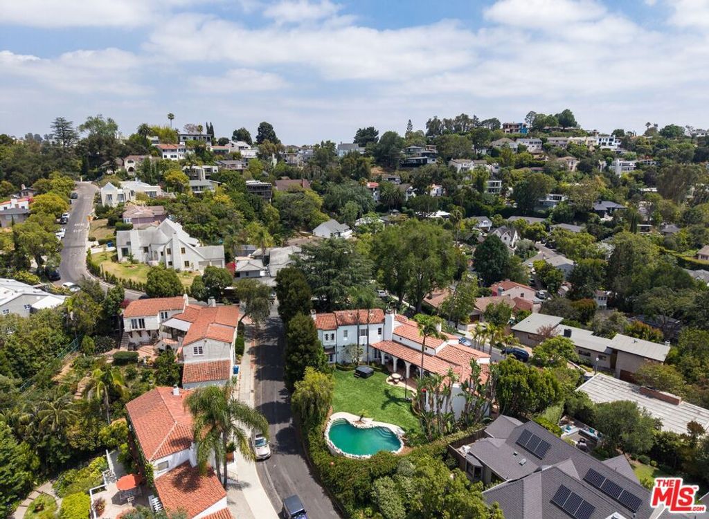 Image 74 of property listing at 3110 La Suvida Drive, Los Angeles, CA 90068
