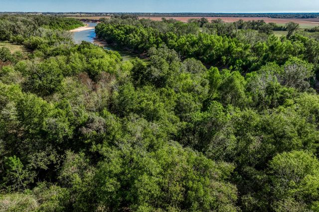 6322 Fm 1370, Washington, TX 77880