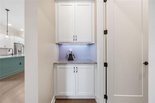 6853 River Rock Drive, Flowery Branch, GA 30542