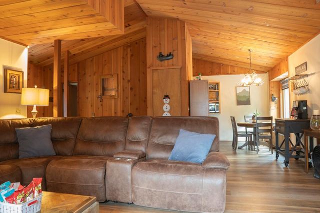 42135 Hanging Branch Road, Shaver Lake, CA 93664