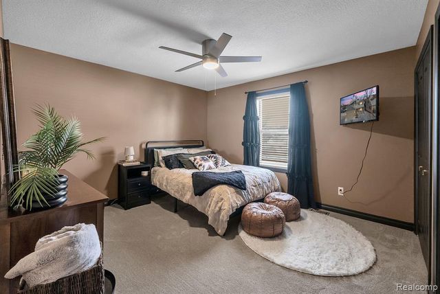 22625 Ridgeway Street, Saint Clair Shores, MI 48080