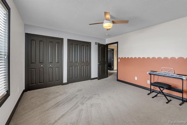 22625 Ridgeway Street, Saint Clair Shores, MI 48080