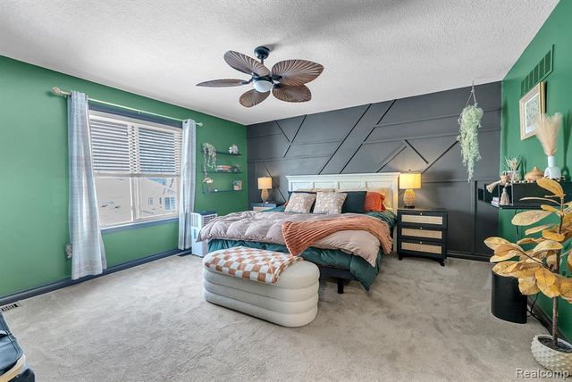 22625 Ridgeway Street, Saint Clair Shores, MI 48080