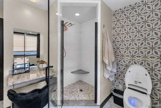 22625 Ridgeway Street, Saint Clair Shores, MI 48080