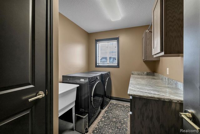 22625 Ridgeway Street, Saint Clair Shores, MI 48080