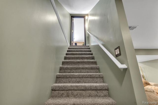 22625 Ridgeway Street, Saint Clair Shores, MI 48080