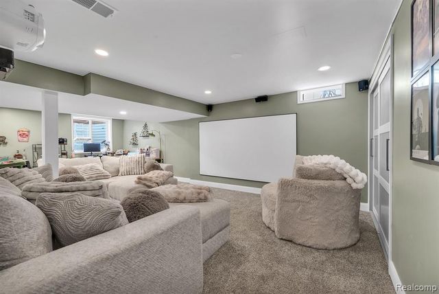 22625 Ridgeway Street, Saint Clair Shores, MI 48080