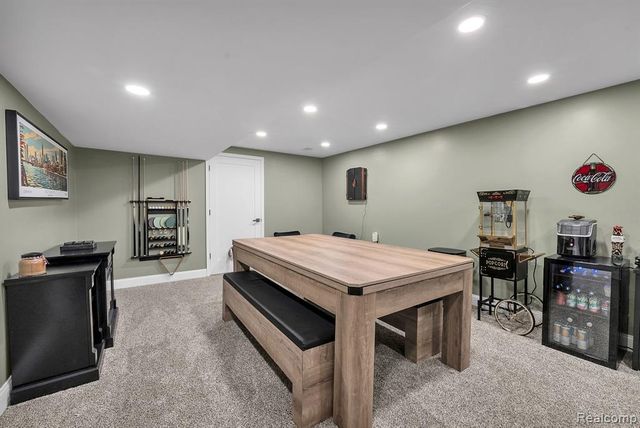 22625 Ridgeway Street, Saint Clair Shores, MI 48080