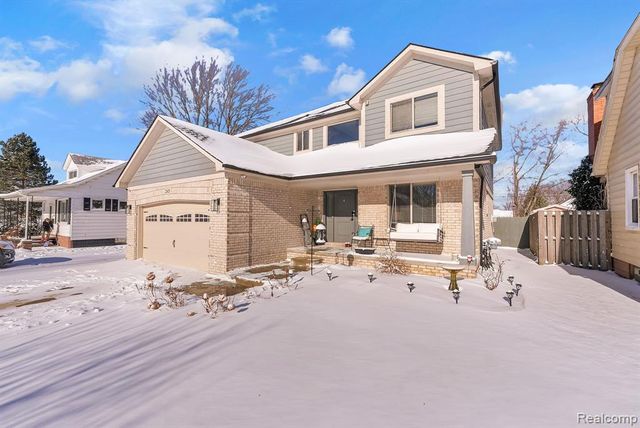 22625 Ridgeway Street, Saint Clair Shores, MI 48080