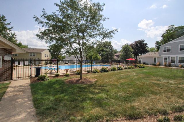 223 Harvest Court, Vernon Hills, IL 60061