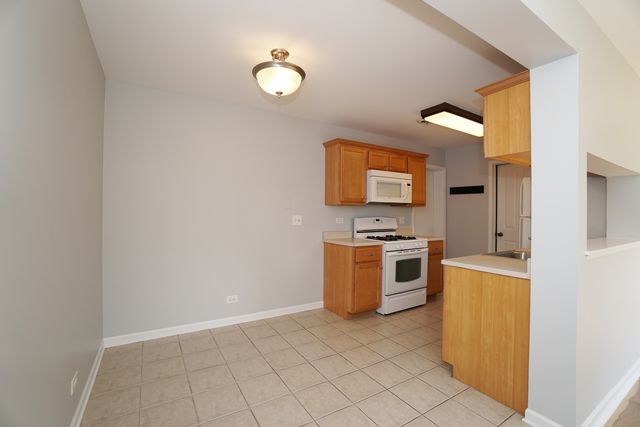 223 Harvest Court, Vernon Hills, IL 60061