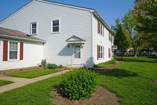 223 Harvest Court, Vernon Hills, IL 60061