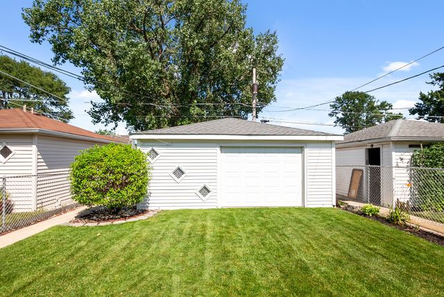 7707 Merrimac Avenue, Burbank, IL 60459