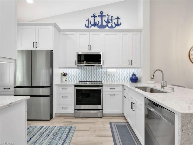 6890 Huntington Lakes CIR 204, Naples, FL 34119