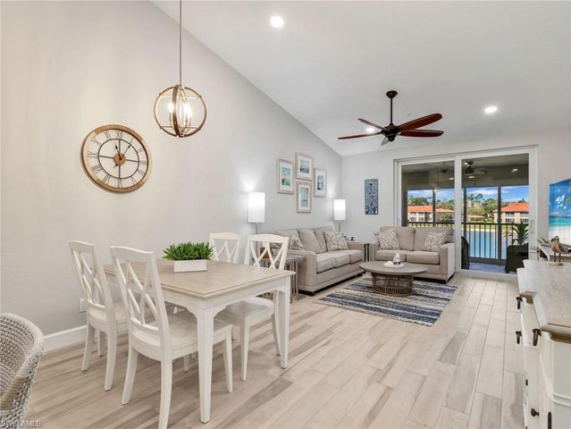 6890 Huntington Lakes CIR 204, Naples, FL 34119