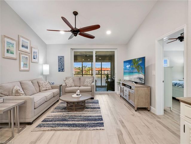 6890 Huntington Lakes CIR 204, Naples, FL 34119