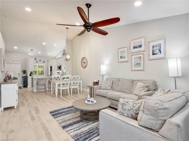 6890 Huntington Lakes CIR 204, Naples, FL 34119