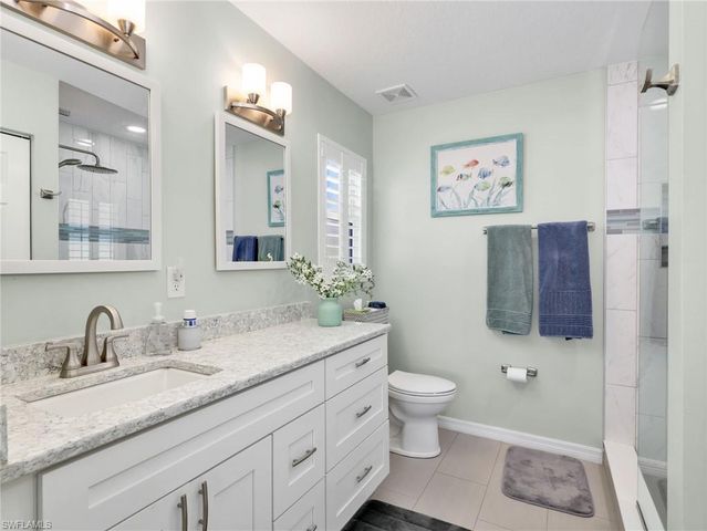 6890 Huntington Lakes CIR 204, Naples, FL 34119