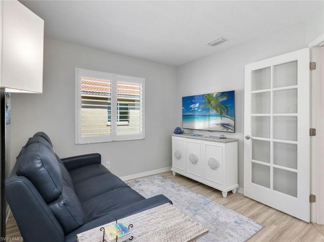 6890 Huntington Lakes CIR 204, Naples, FL 34119