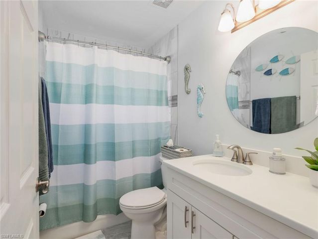 6890 Huntington Lakes CIR 204, Naples, FL 34119